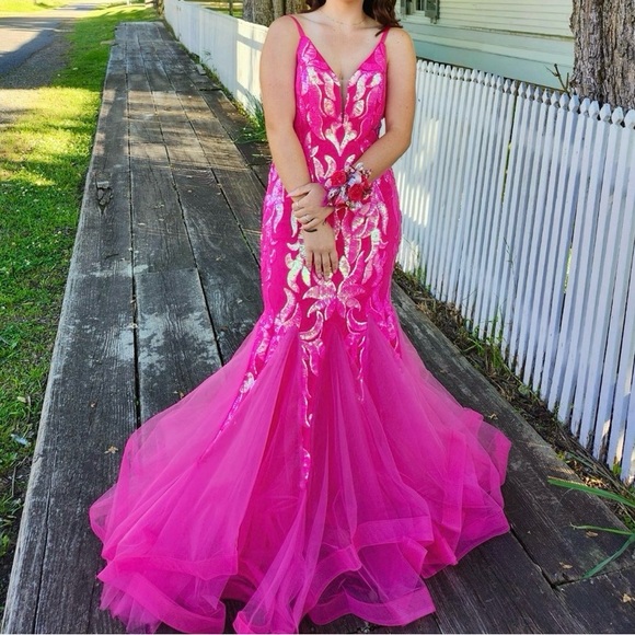 Elegant Pink Kids Dress - Picture 1 of 3